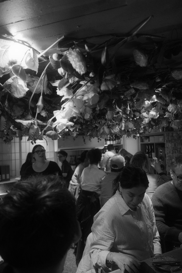 Black-and-white documentary photograph R0000320