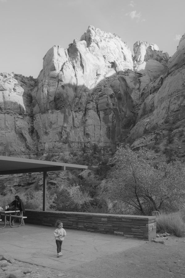 Black-and-white documentary photograph R0000493