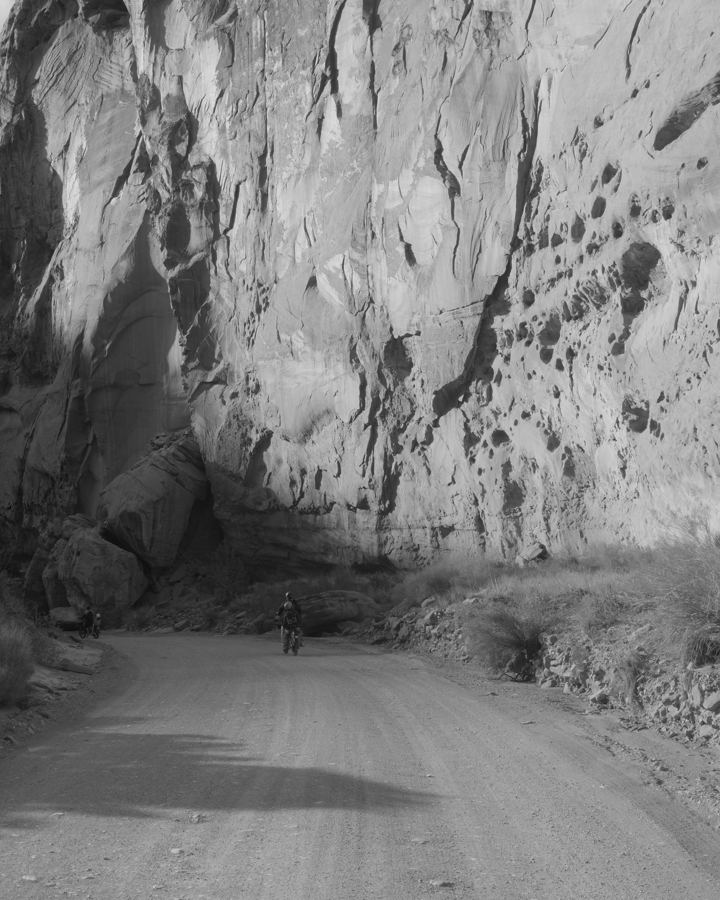Black-and-white documentary photograph R0000494